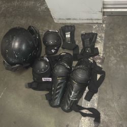 Protection?  Knee Pads/elbow Pads And Helmet And Gloves