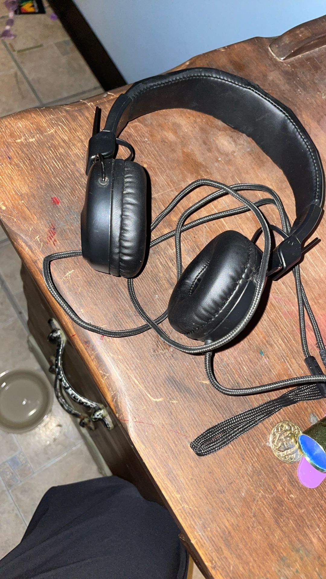 Headphones 