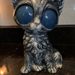 Big Eyed Cartoon Cat 