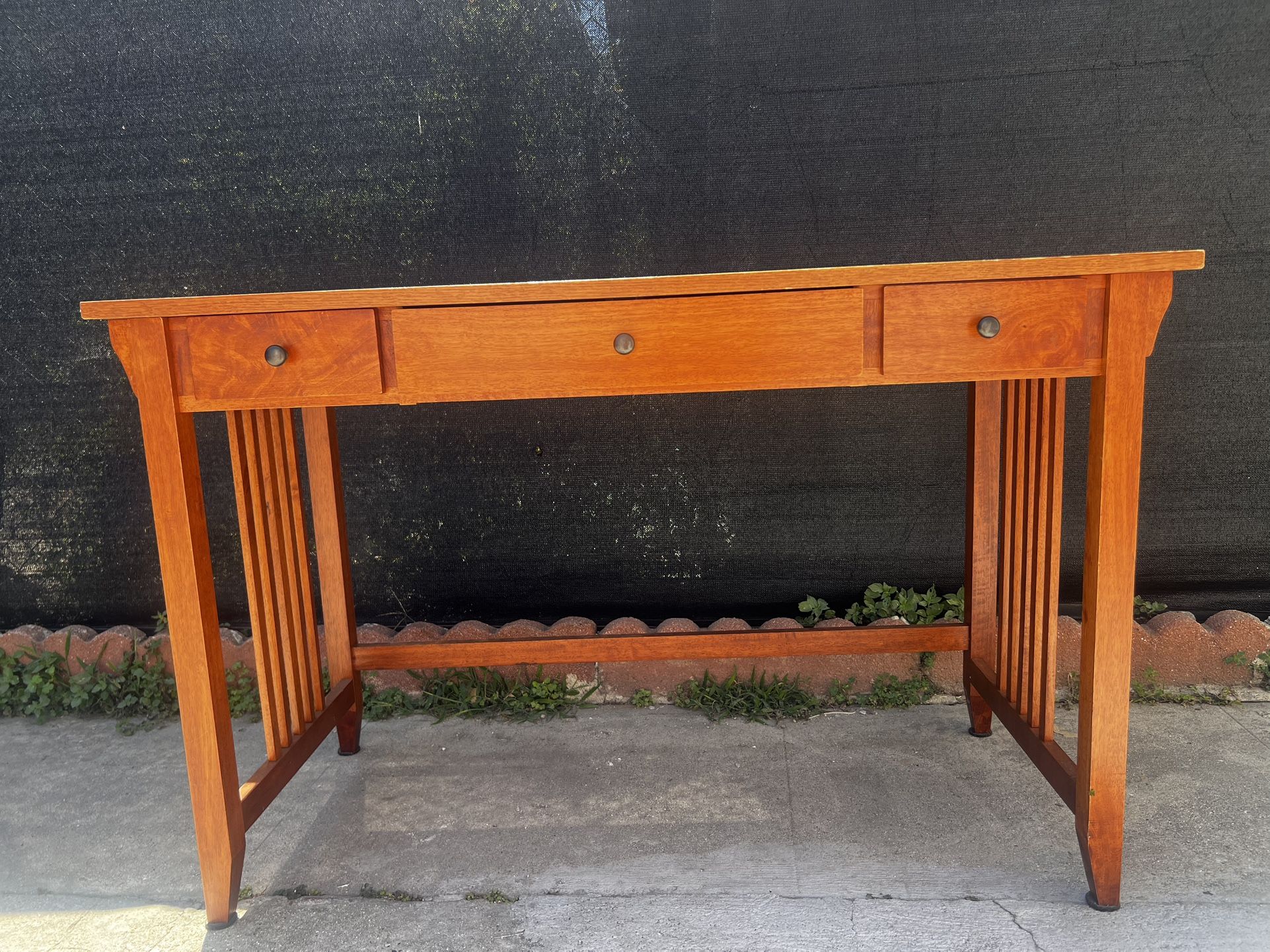 WOODEN DESK