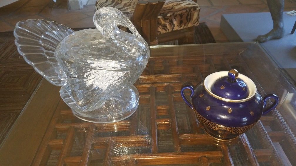 L E Smith Turkey Glass Lidded Dish Lomonosov Cobalt Sugar Bowl