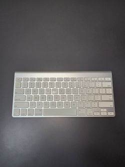 Apple Wireless Keyboard A1314