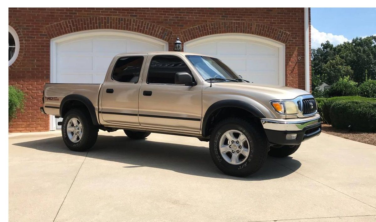 $1000 Urgent for sale.Beautiful 2001 Toyota Tacoma Needs.Nothing 4WDWheelss