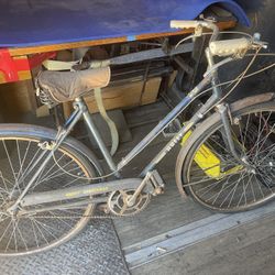 Vintage Ladies Huffy 3 Speed 