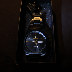 POEDAGAR Black & Gold