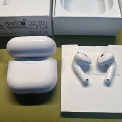 AirPods 4 with Active Noise Cancellation 