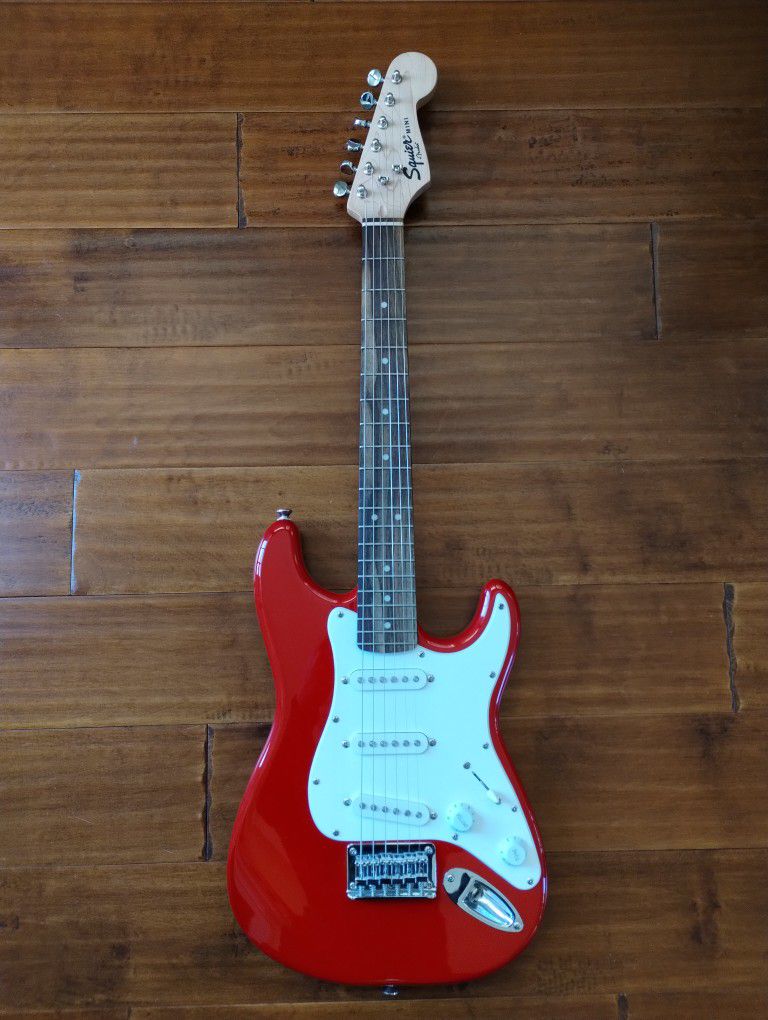 Fender Squier Mini Strat Electric Guitar 3/4 Size