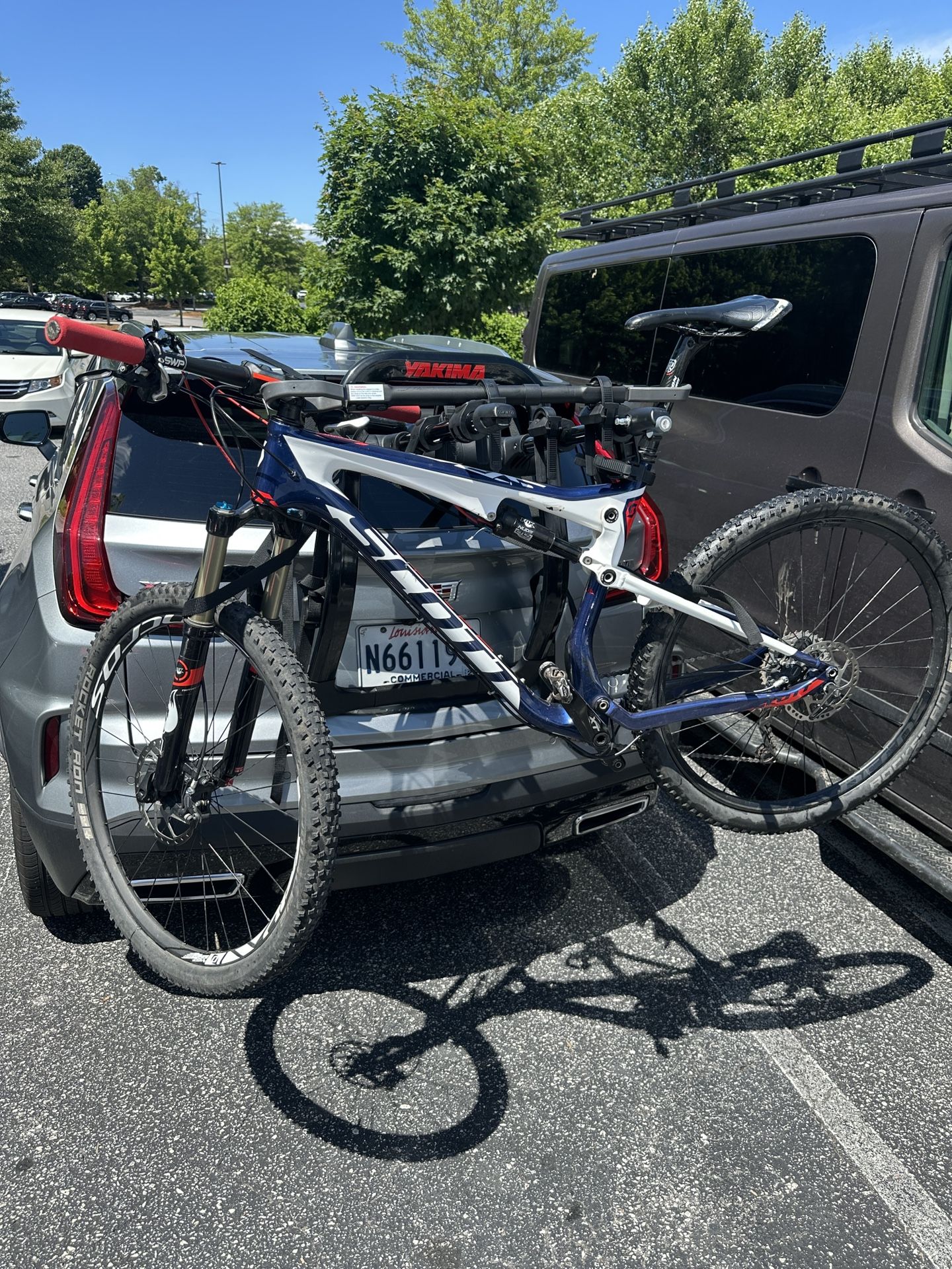 Scott spark 27.5 Carbon Mtb With Damaged Frame Selling For Parts