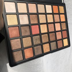 Beauty creations Bella eye shadow palette