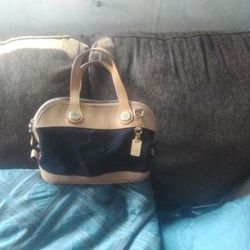 Dooney & Bourke 