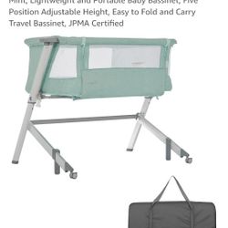 DreamOnMe Mint Green Bassinet 