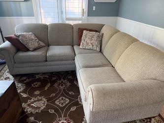 Sectional with pillows