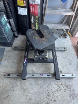 PullRite SuperGlide 5th Wheel Hitch w/ Capture Plate