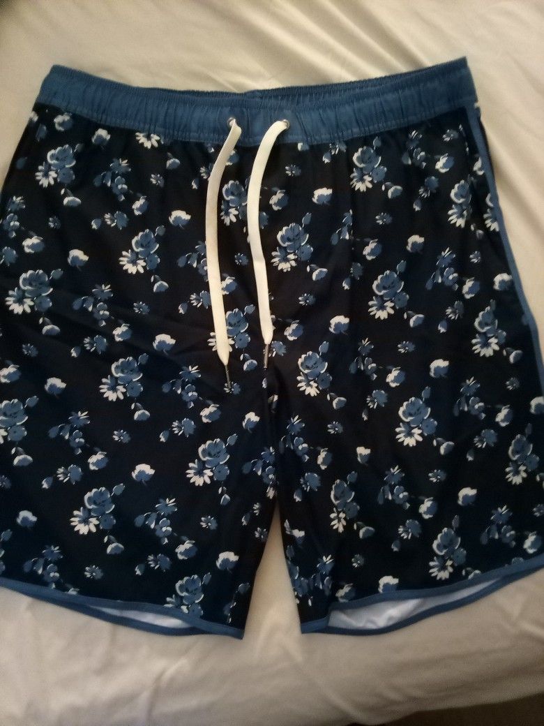 Barely Used Fair Harbor One Short (Men's Size Large)