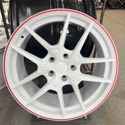 Aros En Color Blanco Con Banda Roja.  Solo Para Honda Civic 