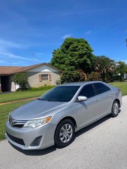 2014 TOYOTA CAMRY CLEAN CARFAX EXCELLENT