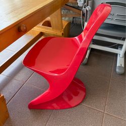 FREE kids desks, chairs, diaper pails