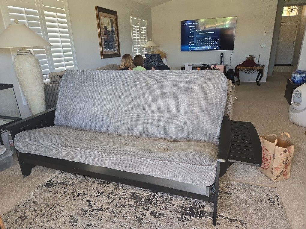 Futon / Couch