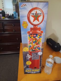 Carsoul Texaco Gas Pump Gumball Machine/ Bank