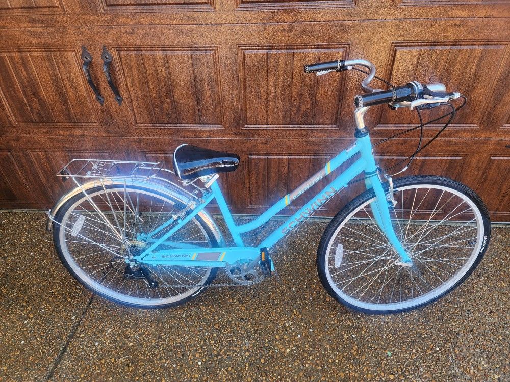 *** LADIES SCHWINN CRUISER BIKE ***