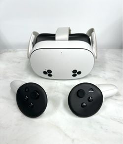 META QUEST 3S 128GB VR headset white w/controllers