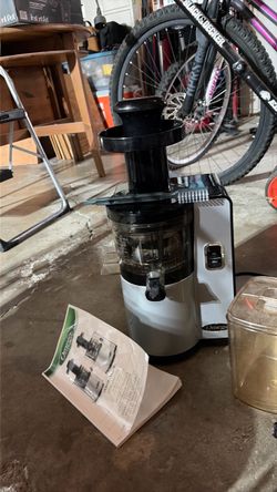 Omega Slow Masticating Juicer