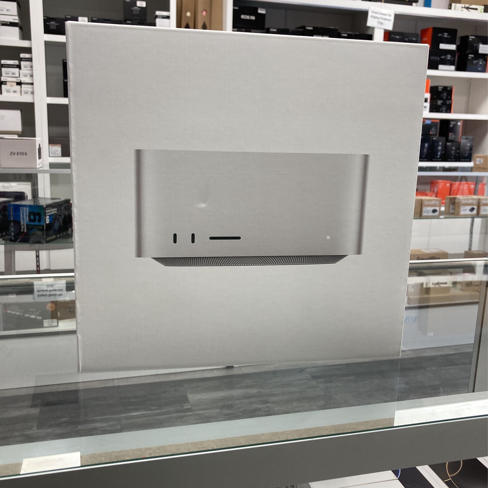 Mac Studio M2 Max 32gb RAM 512 gb SSD - thefunkyskunk.ie