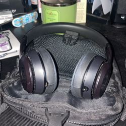 Beats Solo 1’s For Sale