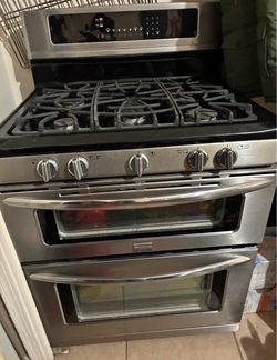 Frigidaire Gallery Double Oven Gas Range