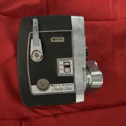 Bell & Howell 414 PD Director Series Zoomatic 8mm movie camera