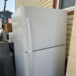Frigidaire Refrigerator 