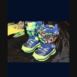 Never Used Toddler Snow Boots  Size 4M