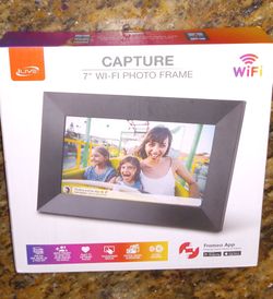 New 7" Wi-Fi Digital Picture Frame