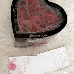 VALENTINE BOX OF FLOWERS