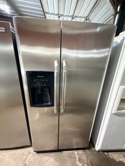 Frigidaire refrigerator 36 "width stainless steel no icemaker