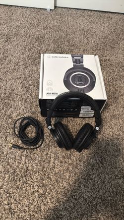 Audio-Technica ATH-M50x Professional Studio Monitor Headphones, Black