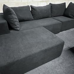 New  Beautiful Sofa And Incredibly Comfortable.  Perfect For An Apartment Or Living Room ⭐️ $0 Down Financing Available 