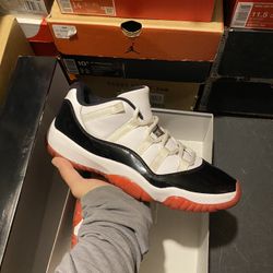 Jordan Concord Bred 11 Low size 10.5 USED But Clean