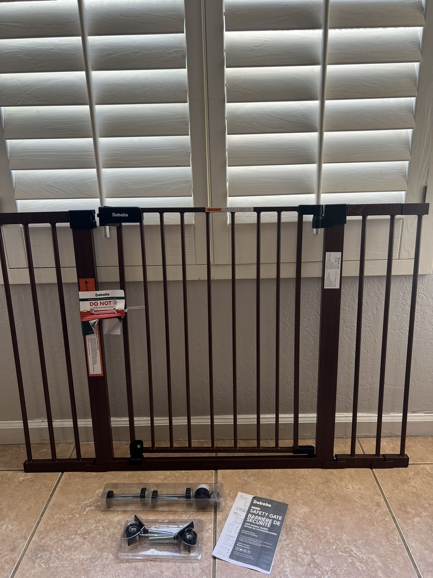 Babelio Black Wood Pattern Baby/ Pet Gate (READ DESCRIPTION)