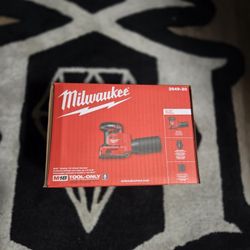 Milwaukee M18 Sander 1/4 