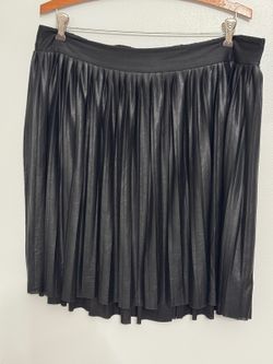 Torrid Size 1 Black Faux Leather Pleated Skirt Plus Size A-Line Midi whimsigoth