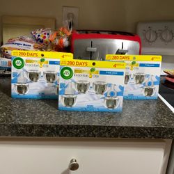 Air Wick Essential Oils “Fresh Linen” Refills-3 Items!($29.91+ Value)