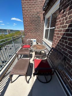 Outdoor dining set - Free