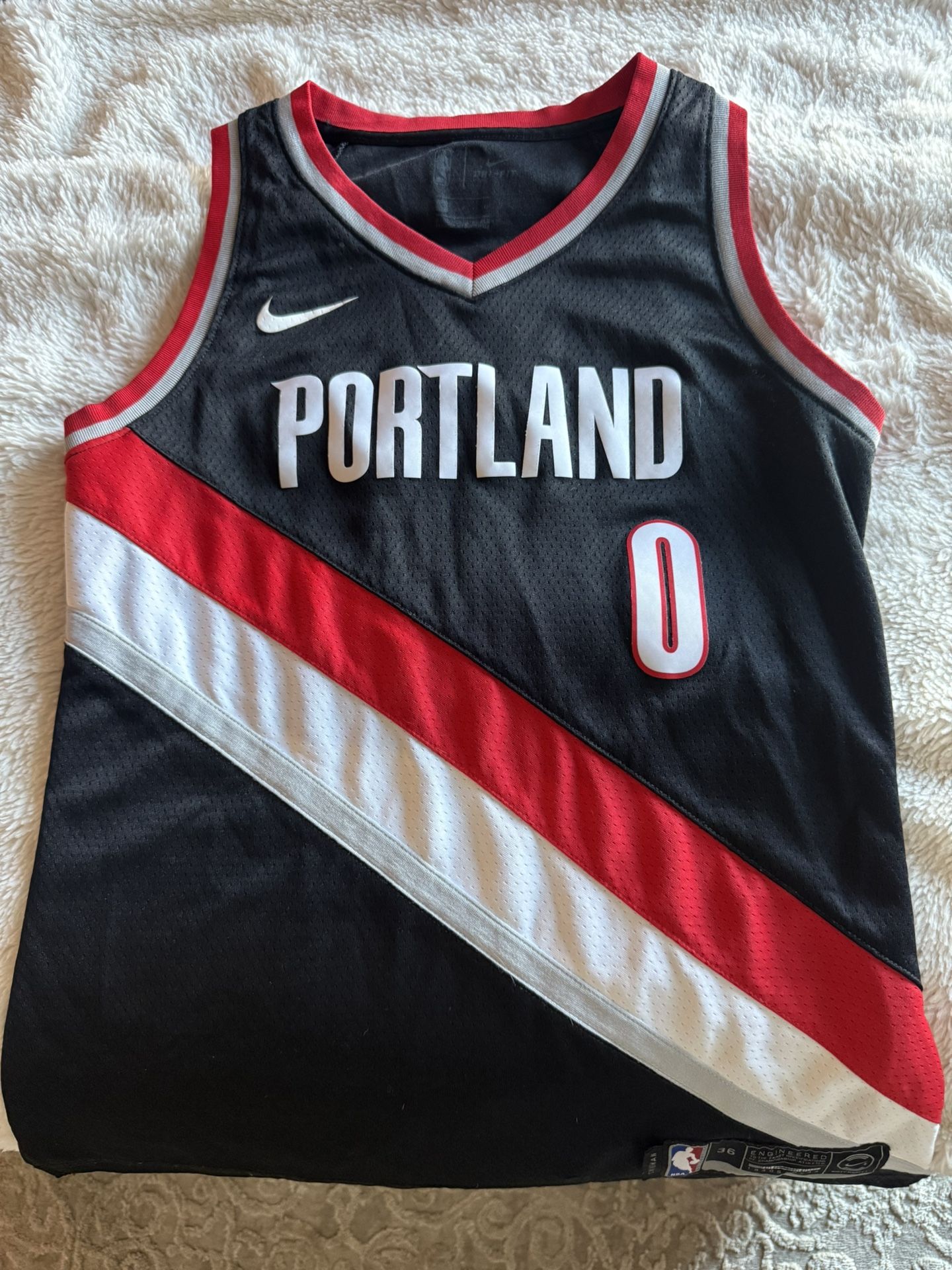 Women’s Kids Damian Lillard size S