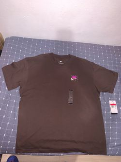 Nike Basketball “Just Do It Manga GFX Tee”  Brown Graphic Logo Size: Large