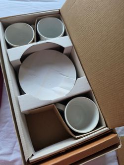 Porcelain coffee cup set