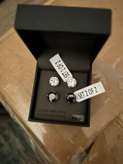 Men’s Earrings. 2 Sets