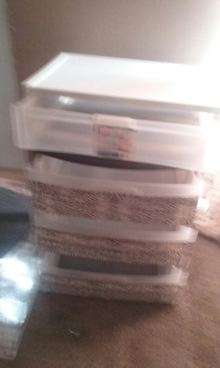 Plastic drawers, used good condition still