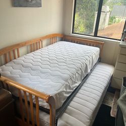 Trundle bed