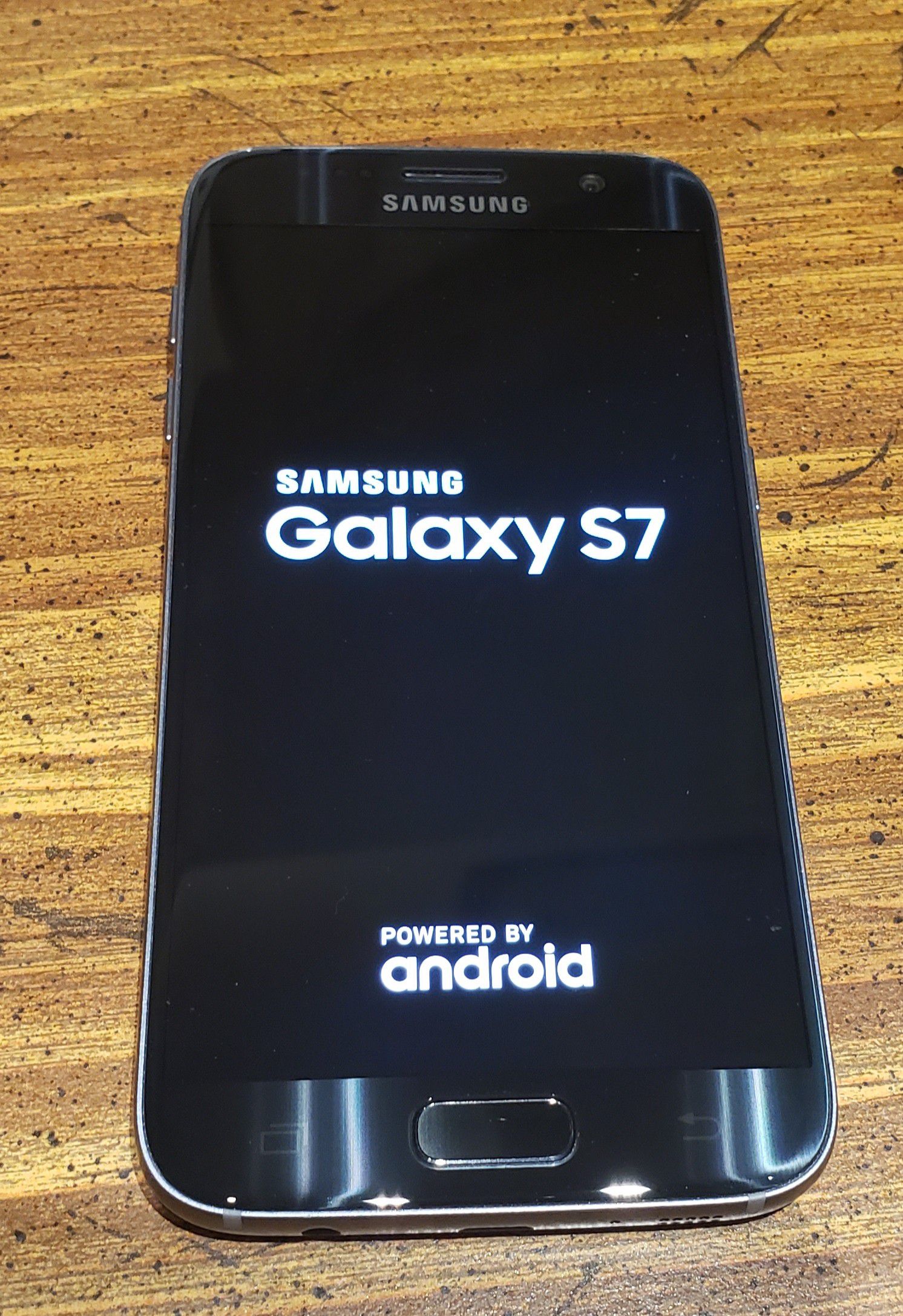 Samsung Galaxy S7 - Unlocked - Like New Condition